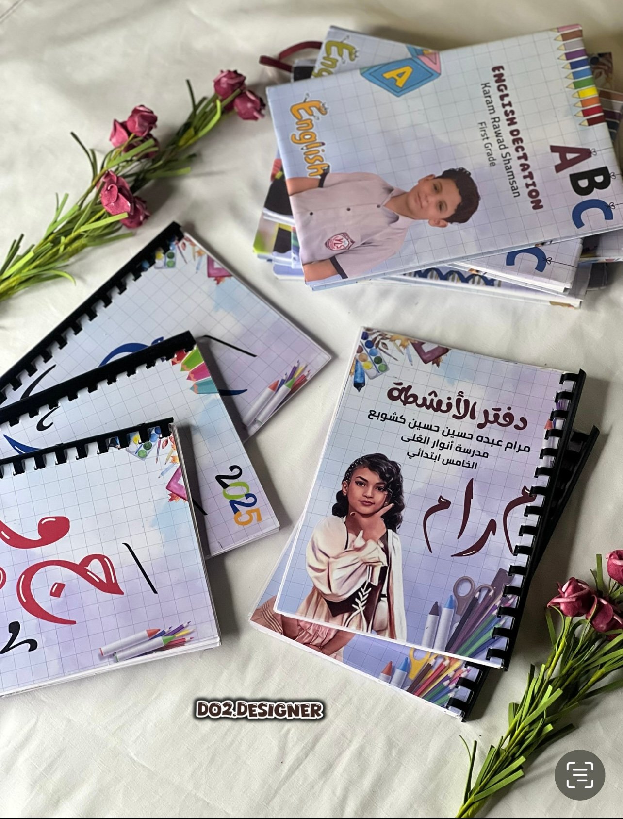  دفاتر مدرسية بصورة طفلك